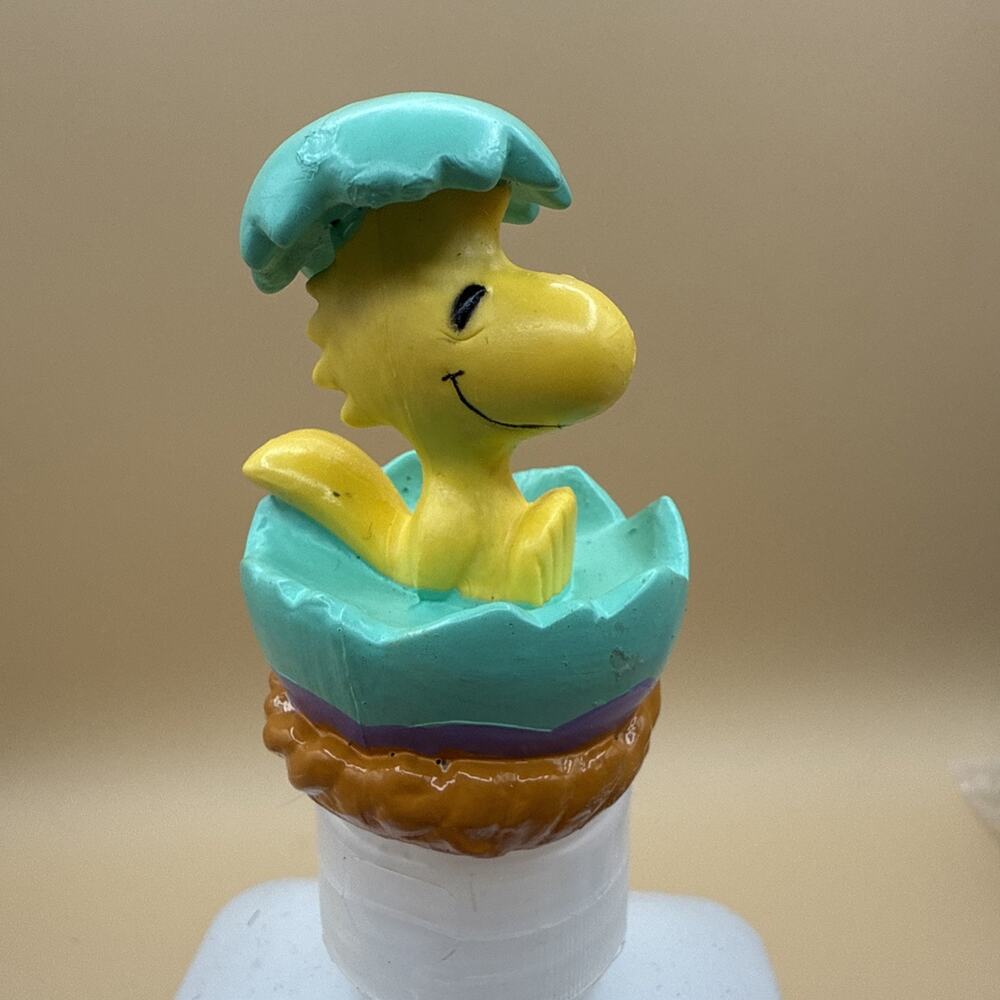 Vintage Peanuts Woodstock In Egg PVC Figure Cake Topper